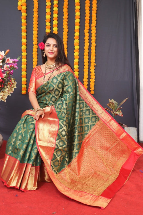 Load image into Gallery viewer, Charming Dark Green Kanjivaram Silk With Extraordinary Blouse Piece
