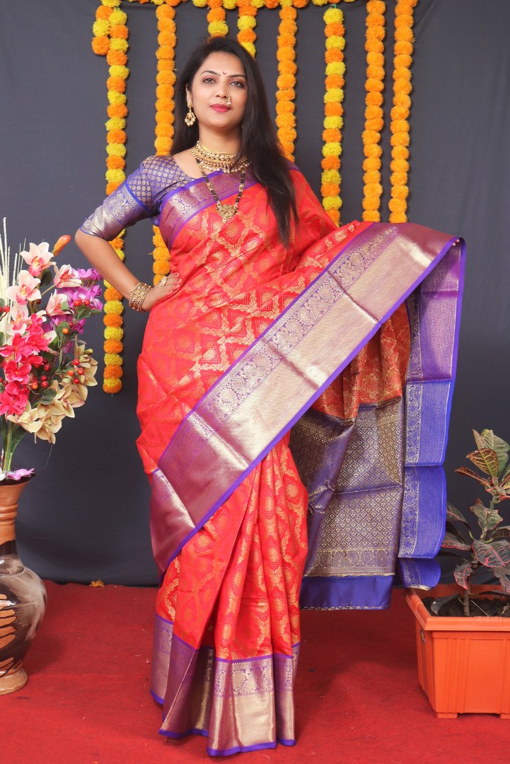 Eye-catching Red Kanjivaram Silk With Extraordinary Blouse Piece