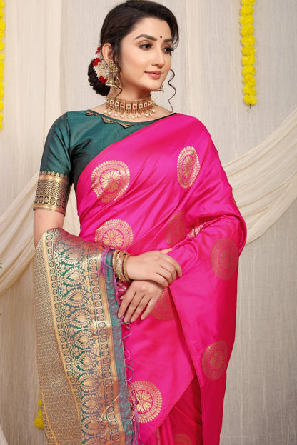 Stunning Dark Pink Kanjivaram Silk Saree and Angelic Blouse Piece