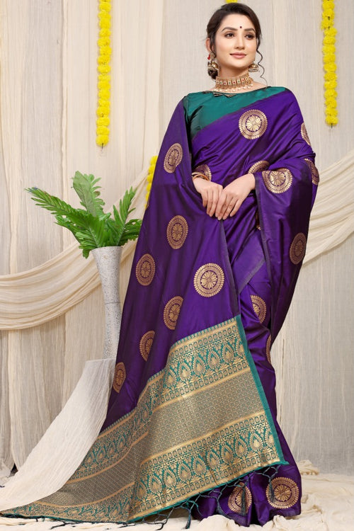 Load image into Gallery viewer, Eye-catching Royal Blue Kanjivaram Silk Saree and Angelic Blouse Piece
