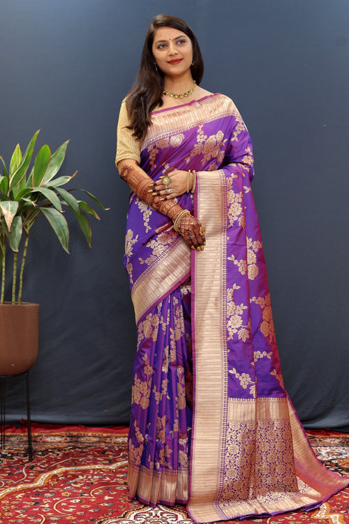 Load image into Gallery viewer, Dissemble Purple Soft Banarasi Silk Saree With Pulsating Blouse Piece
