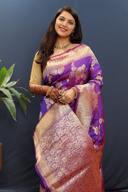 Load image into Gallery viewer, Dissemble Purple Soft Banarasi Silk Saree With Pulsating Blouse Piece
