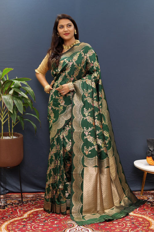 Load image into Gallery viewer, Flattering Dark Green Soft Banarasi Silk Saree With Alluring Blouse Piece
