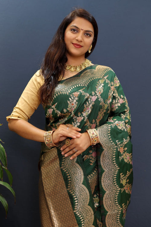 Load image into Gallery viewer, Flattering Dark Green Soft Banarasi Silk Saree With Alluring Blouse Piece
