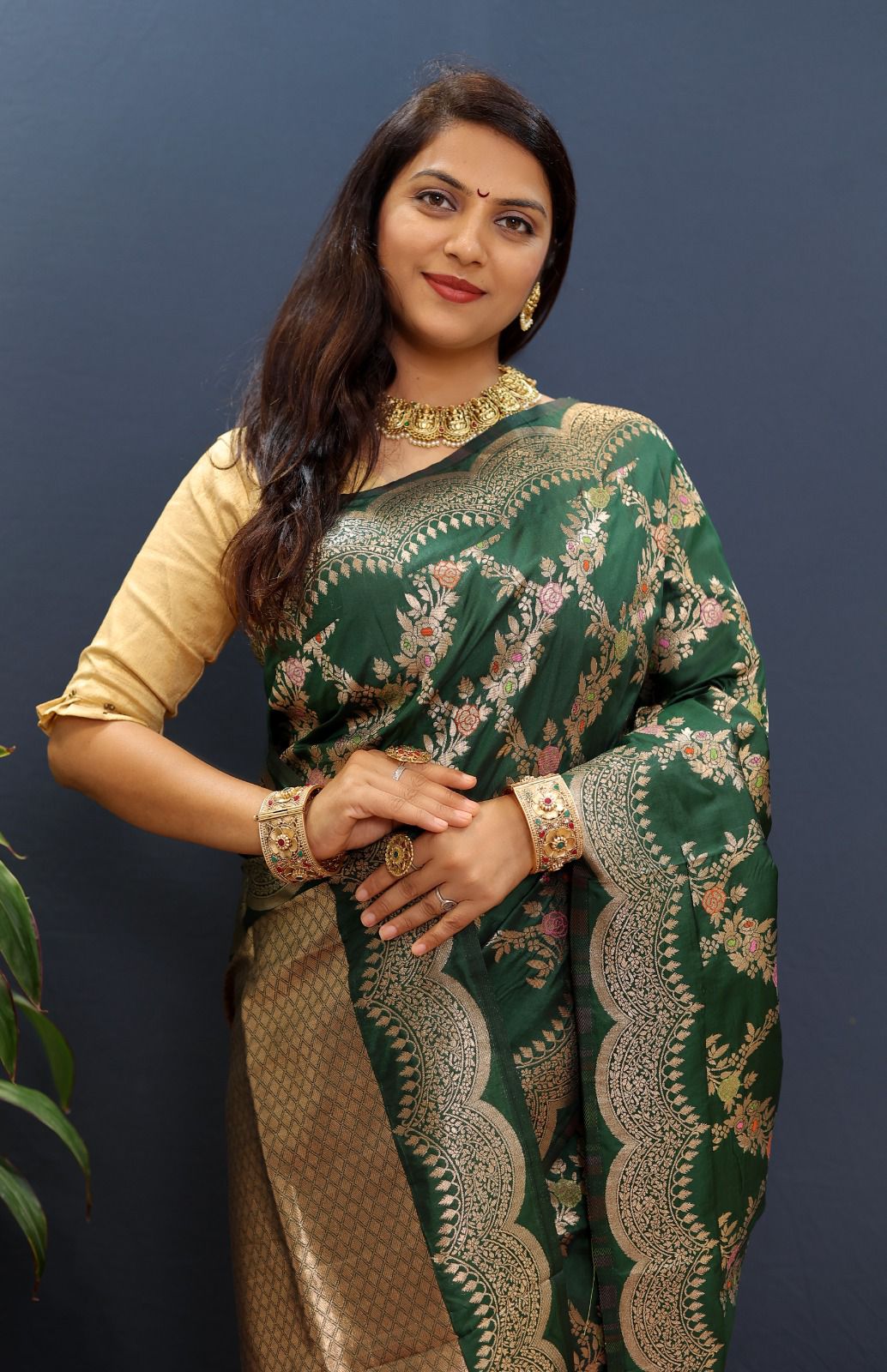 Flattering Dark Green Soft Banarasi Silk Saree With Alluring Blouse Piece