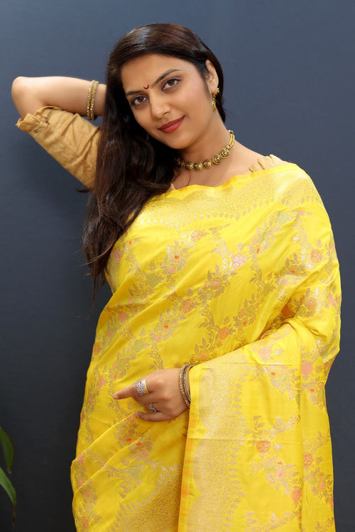 Load image into Gallery viewer, Delectable Yellow Soft Banarasi Silk Saree With Pleasurable Blouse Piece
