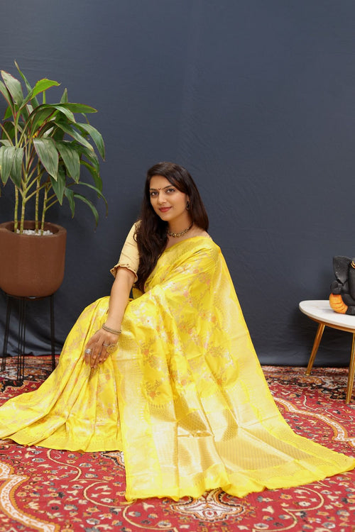 Load image into Gallery viewer, Delectable Yellow Soft Banarasi Silk Saree With Pleasurable Blouse Piece
