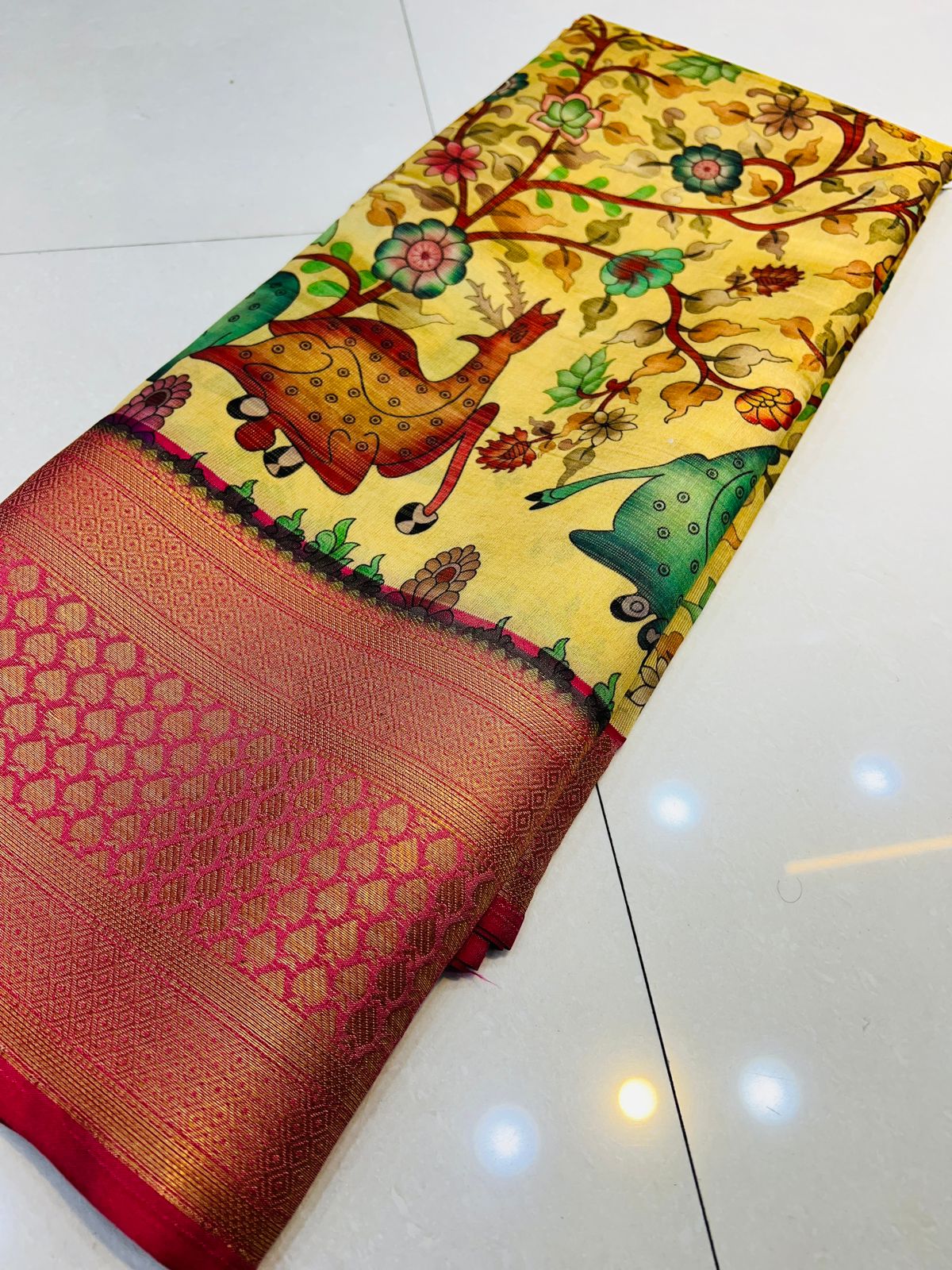 Fairytale Beige Kalamkari Printed Saree With Glorious Blouse Piece