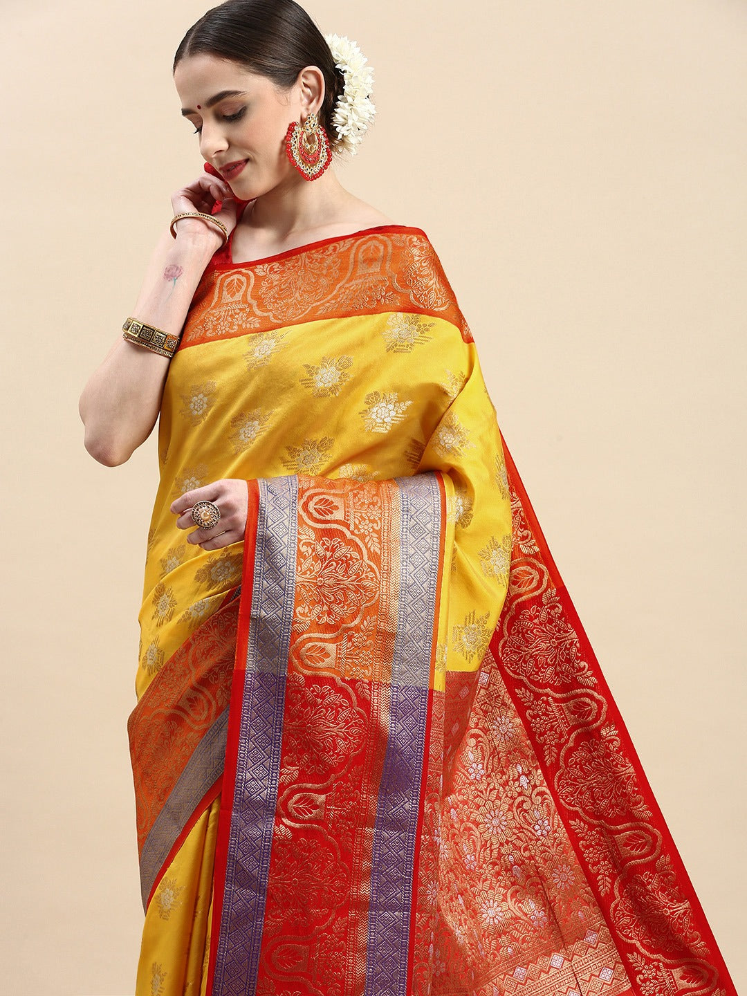 Magnetic Yellow Kanjivaram Silk With Comely Blouse Piece