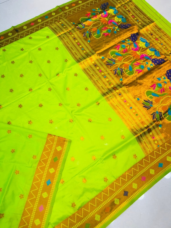 Opulent Parrot Paithani Silk Saree With Ethnic Blouse Piece