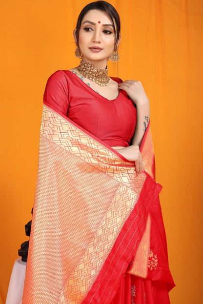 Gorgeous Red Kanjivaram Silk With Arresting Blouse Piece