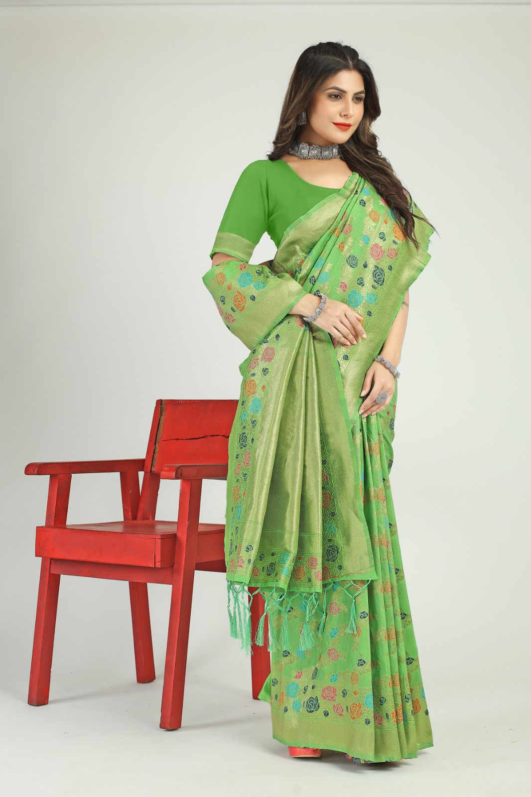Stylish Pista Linen Silk Saree With Dazzling Blouse Piece