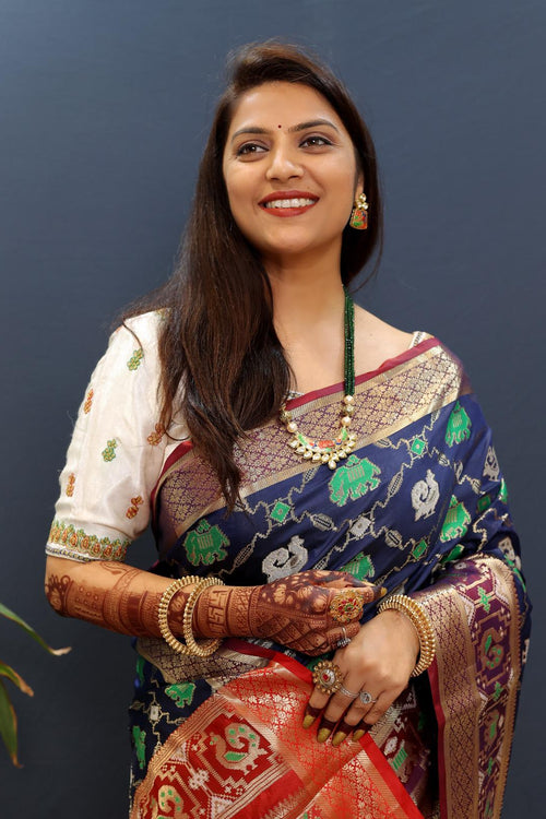 Load image into Gallery viewer, Woebegone Navy Blue Patola Silk Saree with Quixotic Blouse Piece
