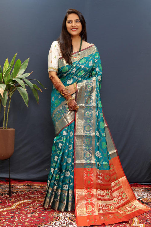 Load image into Gallery viewer, Effervescent Rama Patola Silk Saree with Piquant Blouse Piece
