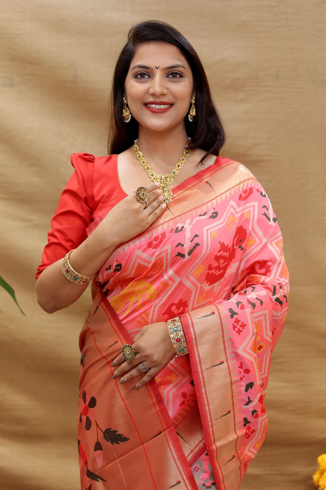 Breathtaking Pink Paithani Silk Saree With Delightful Blouse Piece