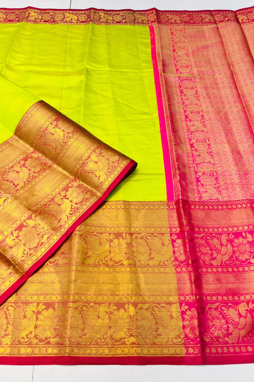 Load image into Gallery viewer, Susurrous Parrot Kanjivaram Silk Saree With Confounding Blouse Piece
