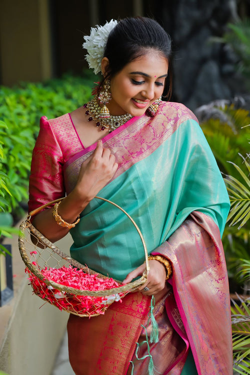 Load image into Gallery viewer, Magnetic Sea Green Kanjivaram Silk Saree With Scintilla Blouse Piece
