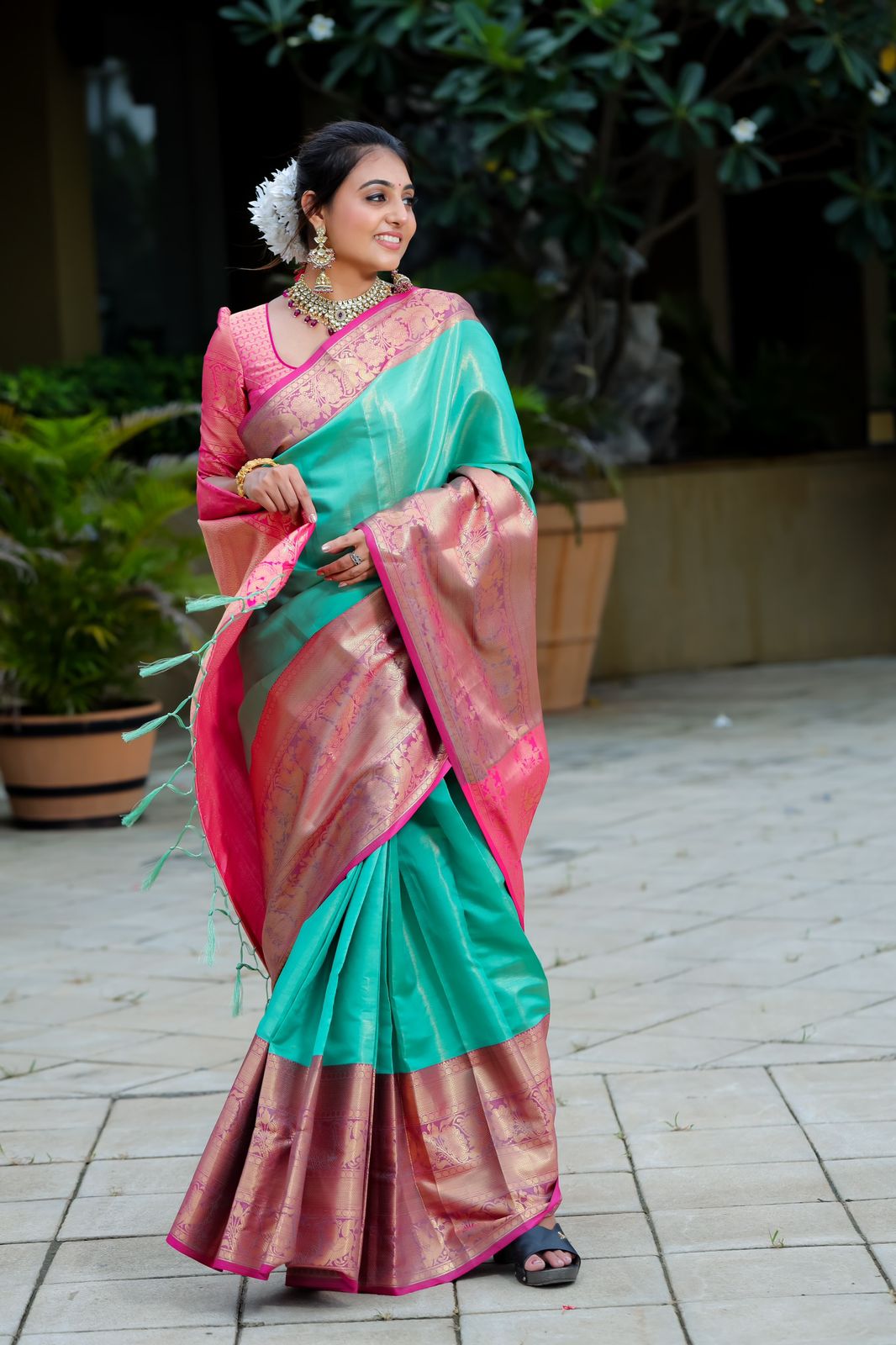 Magnetic Sea Green Kanjivaram Silk Saree With Scintilla Blouse Piece