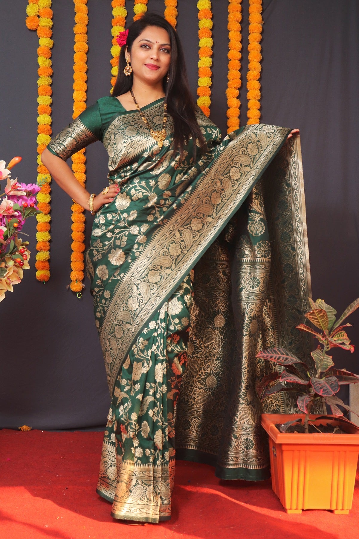 Serendipity Dark Green Banarasi Silk Saree With Pleasurable Blouse Piece