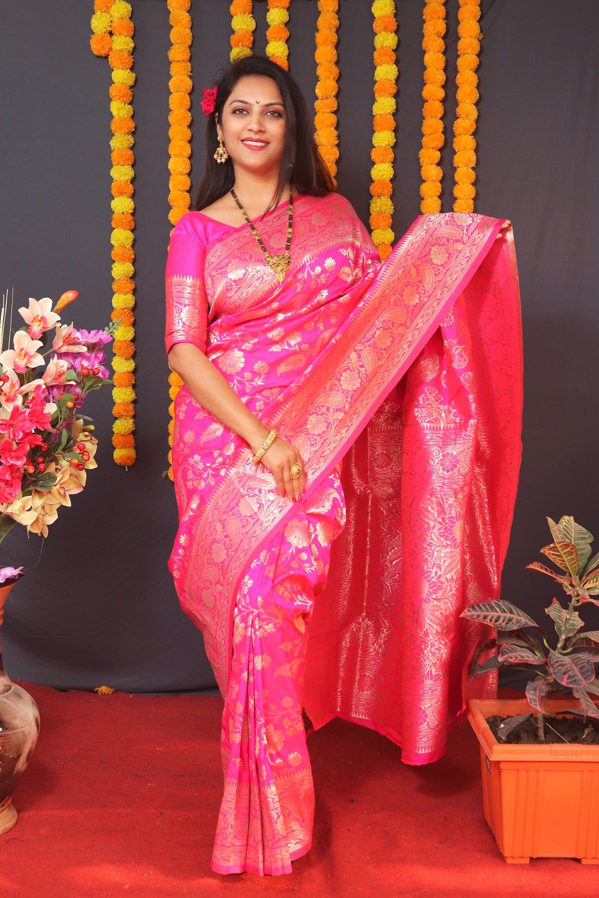 Surreptitious Dark Pink Banarasi Silk Saree With Pleasurable Blouse Piece