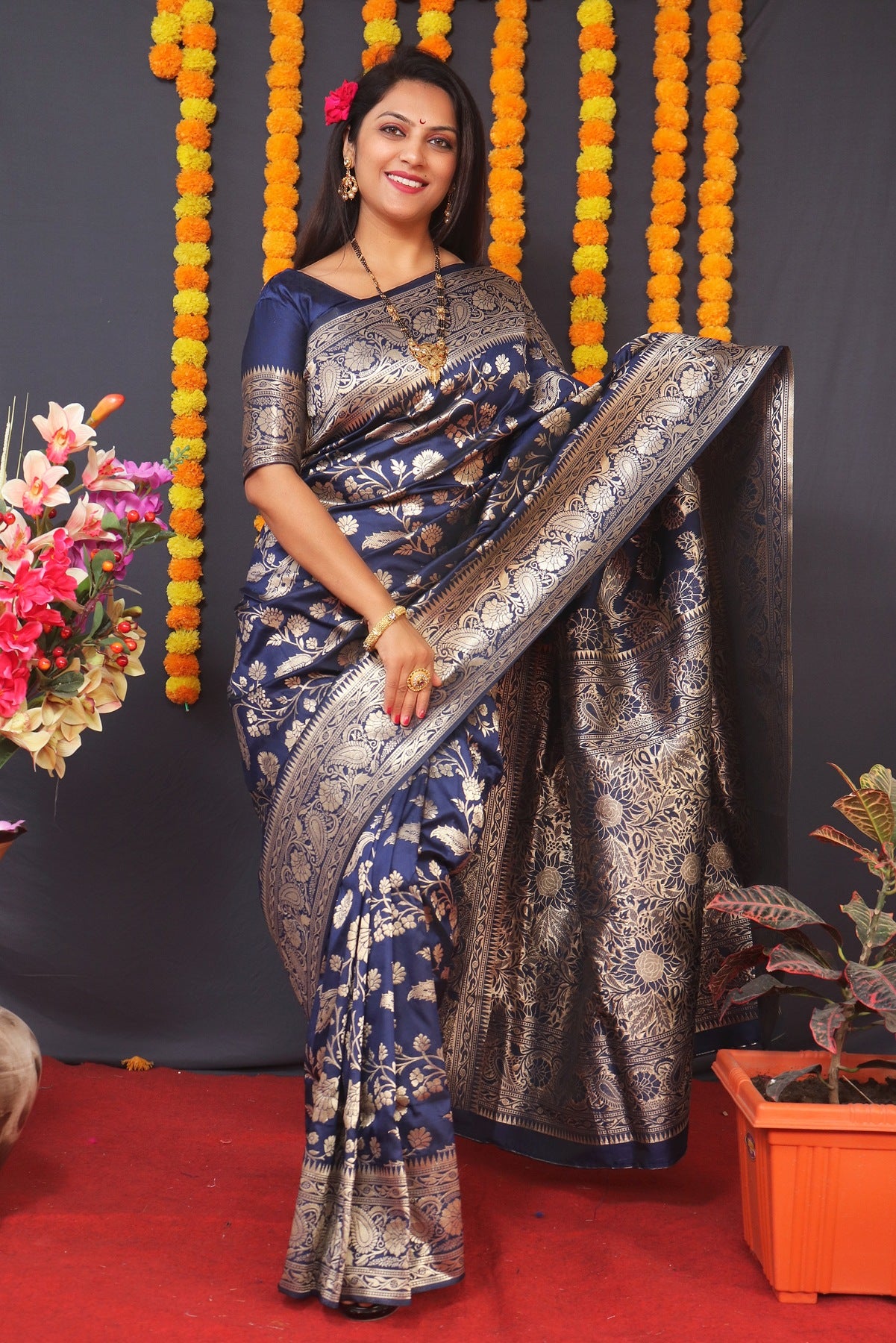 Seraglio Navy Blue Banarasi Silk Saree With Pleasurable Blouse Piece