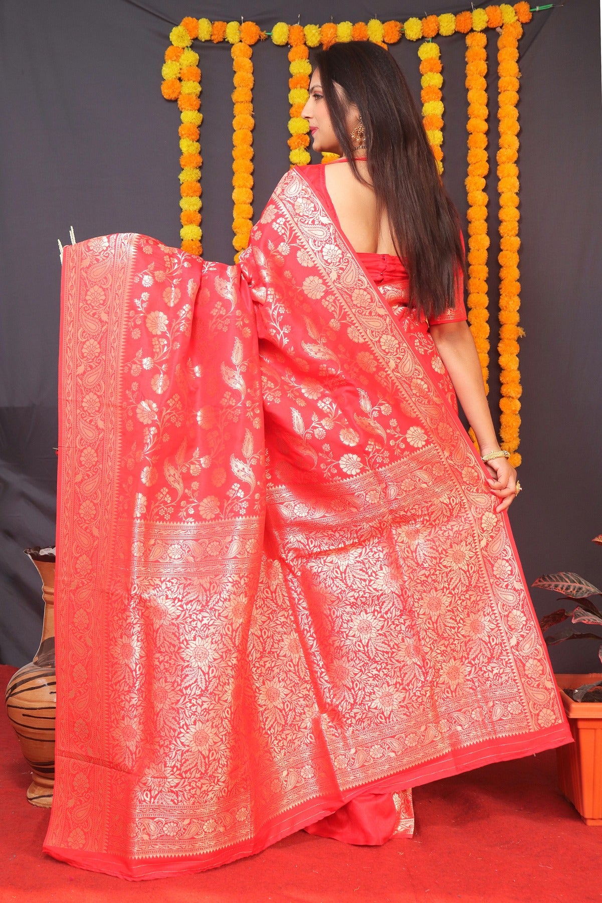 Sumptuous Red Banarasi Silk Saree With Pleasurable Blouse Piece