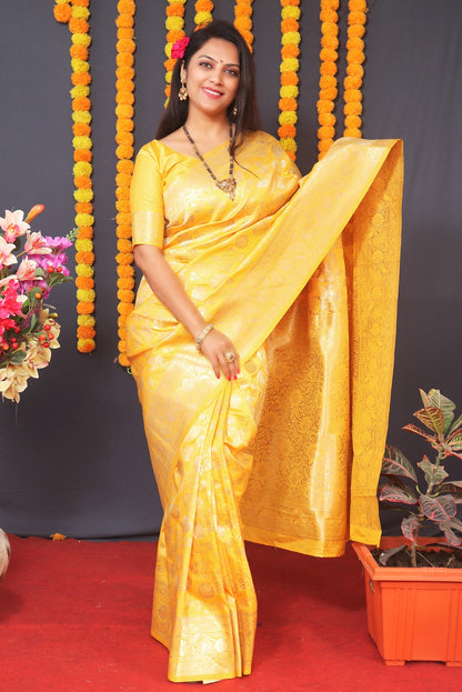 Sempiternal Yellow Banarasi Silk Saree With Pleasurable Blouse Piece
