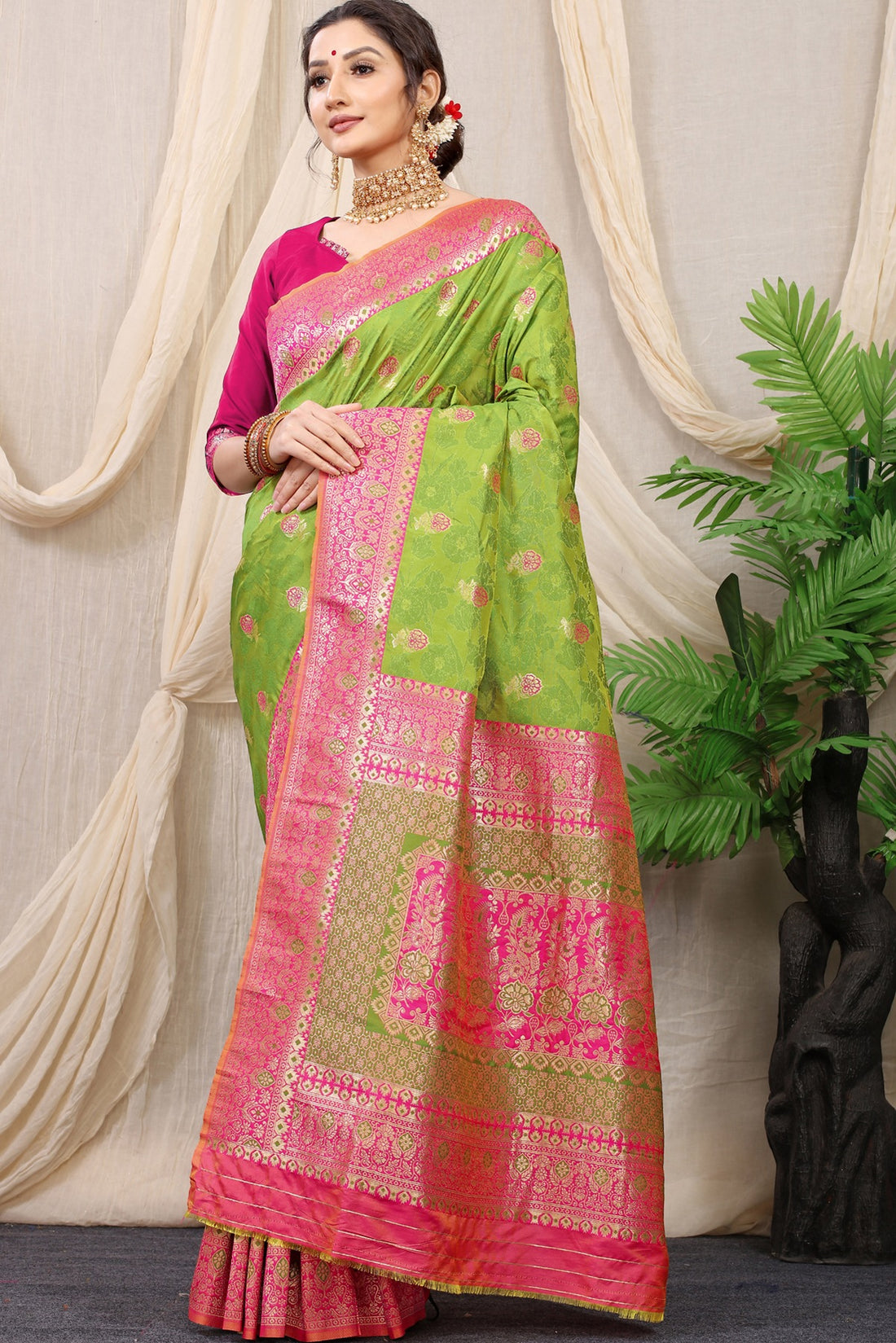 Prodigal Mehndi Banarasi Silk Saree With Redolent Blouse Piece