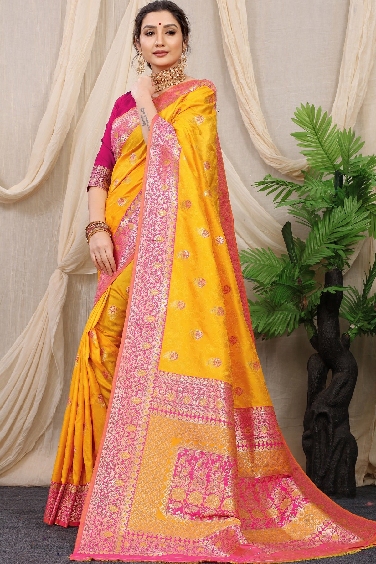 Supernal Mustard Banarasi Silk Saree With Redolent Blouse Piece