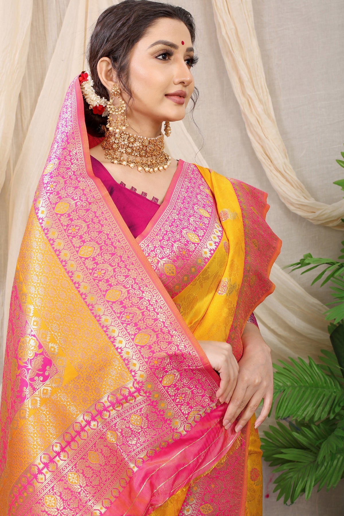 Supernal Mustard Banarasi Silk Saree With Redolent Blouse Piece