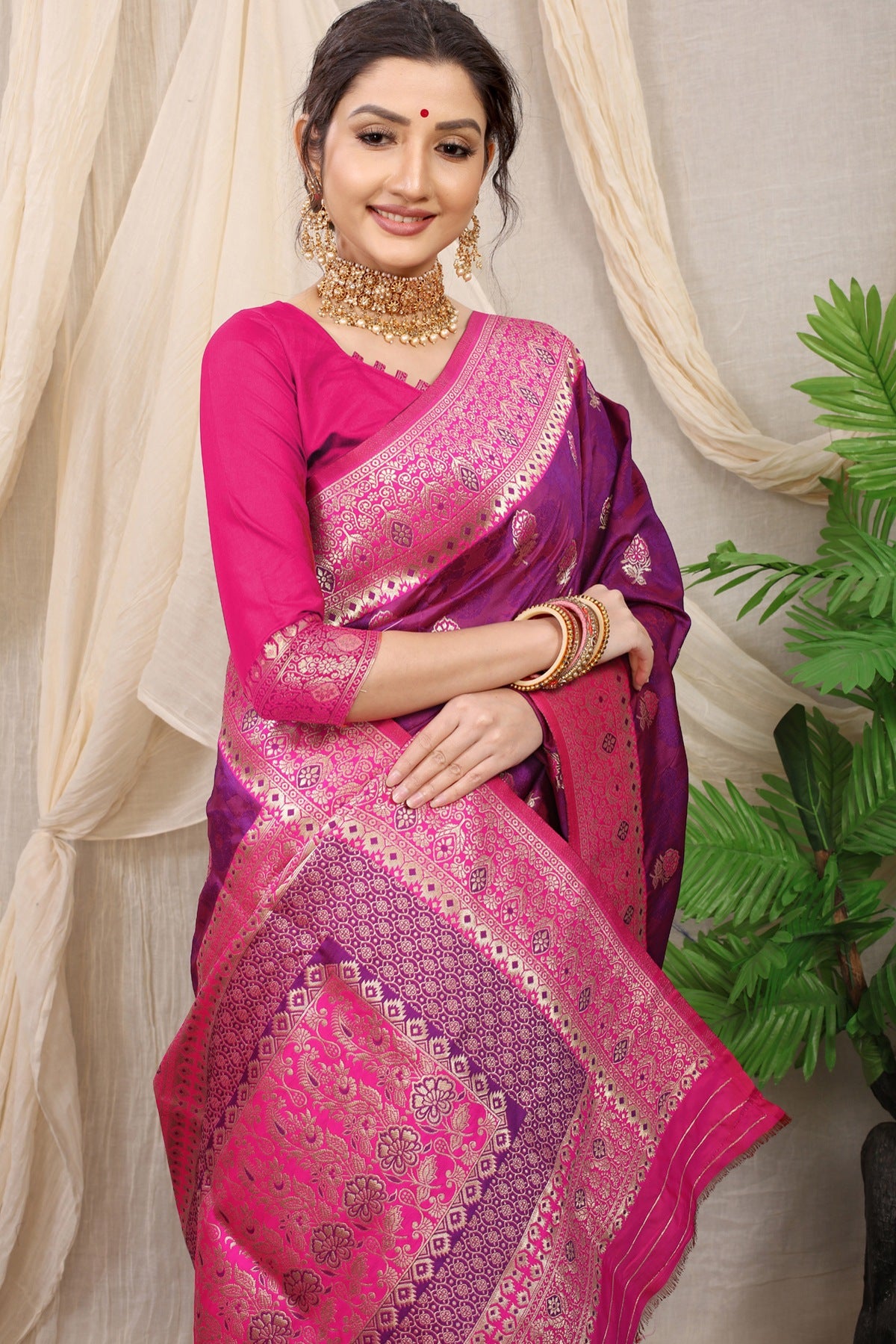 Tremendous Purple Banarasi Silk Saree With Redolent Blouse Piece