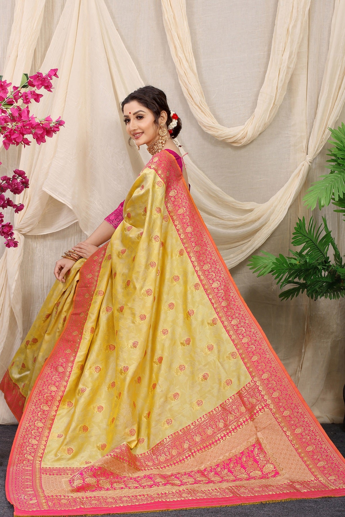 Trendy Yellow Banarasi Silk Saree With Redolent Blouse Piece