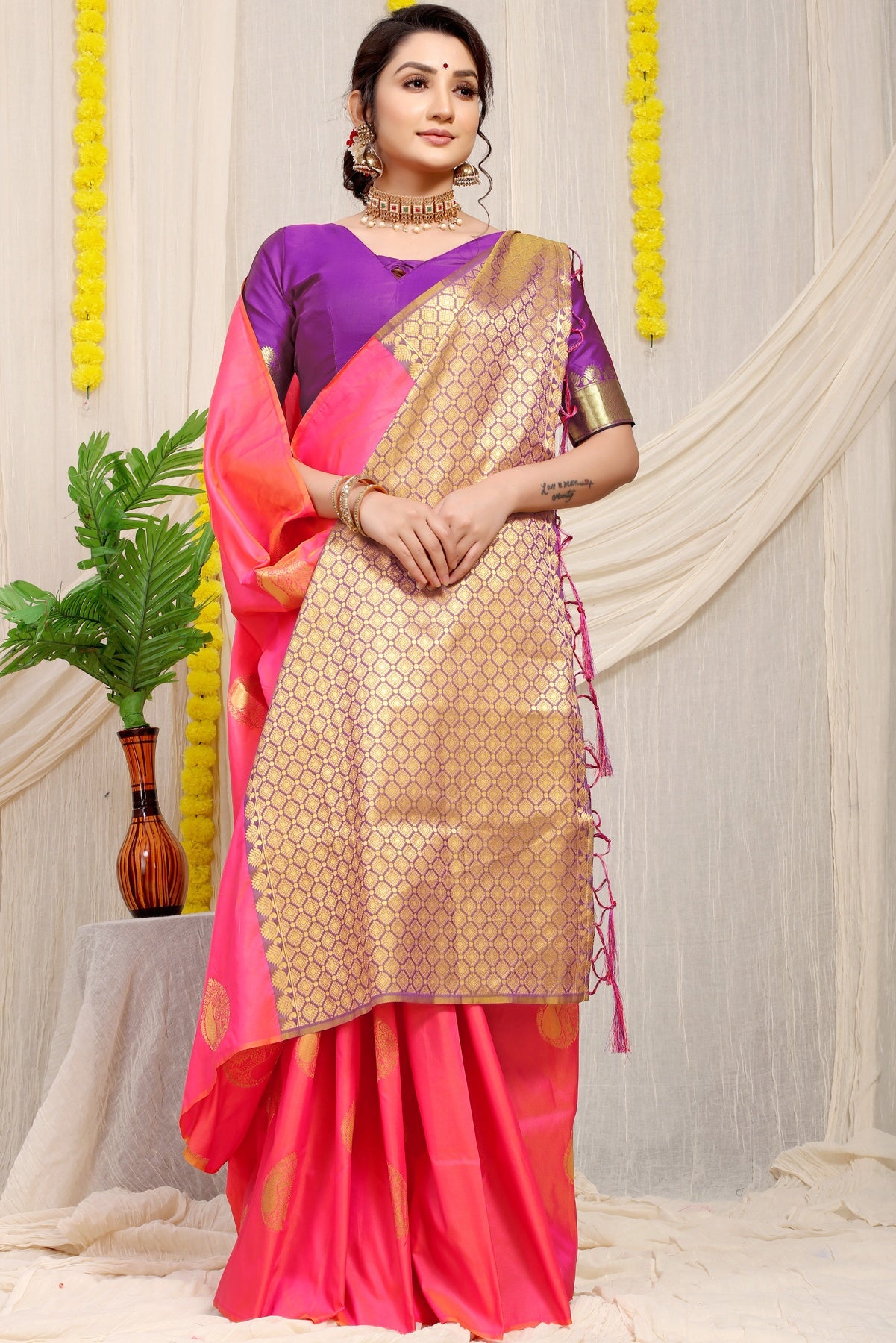 Staring Pink Banarasi Silk Saree With Engrossing Blouse Piece