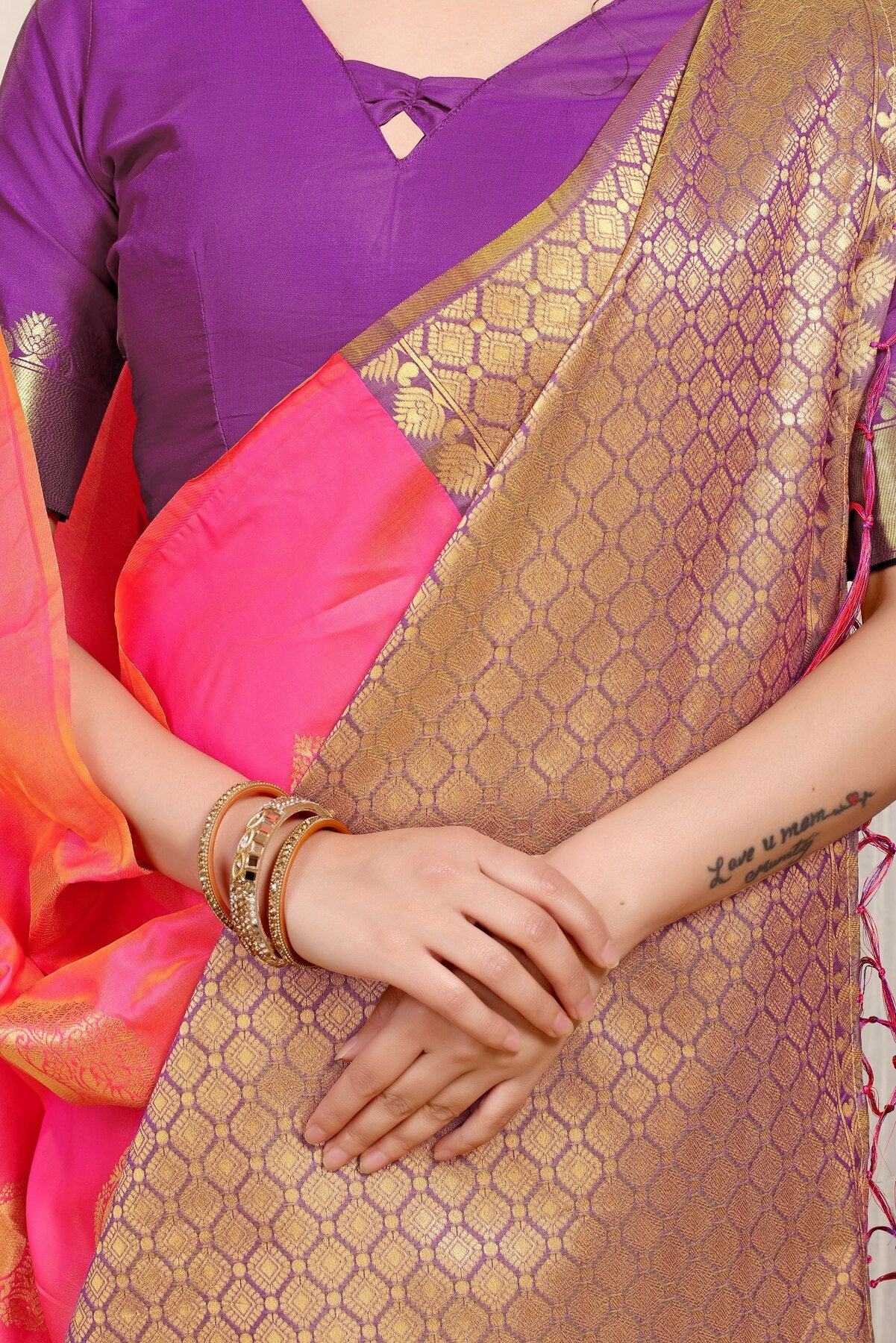 Staring Pink Banarasi Silk Saree With Engrossing Blouse Piece