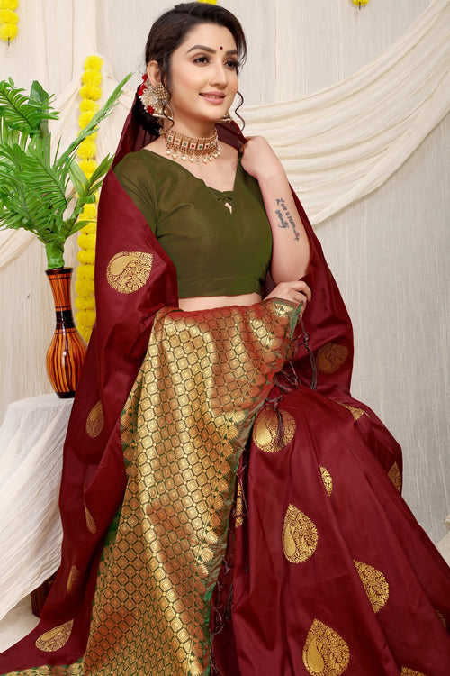 Load image into Gallery viewer, Glowing Wine Banarasi Silk Saree With Engrossing Blouse Piece
