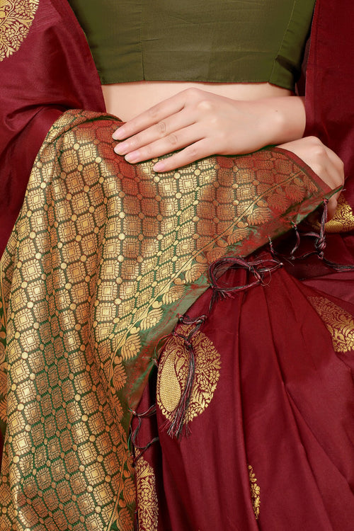 Load image into Gallery viewer, Glowing Wine Banarasi Silk Saree With Engrossing Blouse Piece
