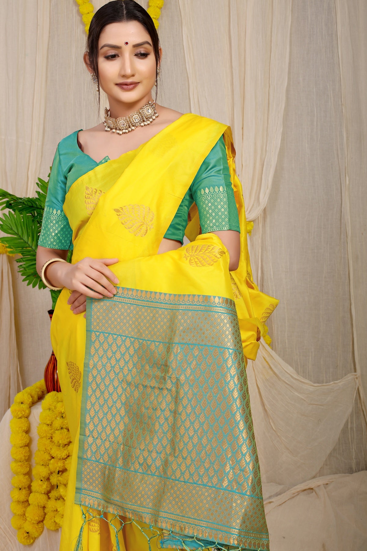 Sophisticated Lemon Soft Banarasi Silk Saree With Lissome Blouse Piece