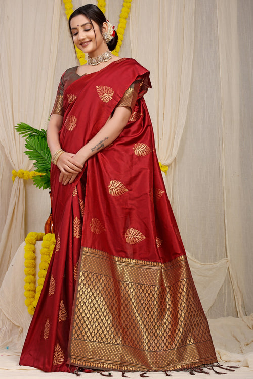 Load image into Gallery viewer, Glowing Maroon Soft Banarasi Silk Saree With Lissome Blouse Piece
