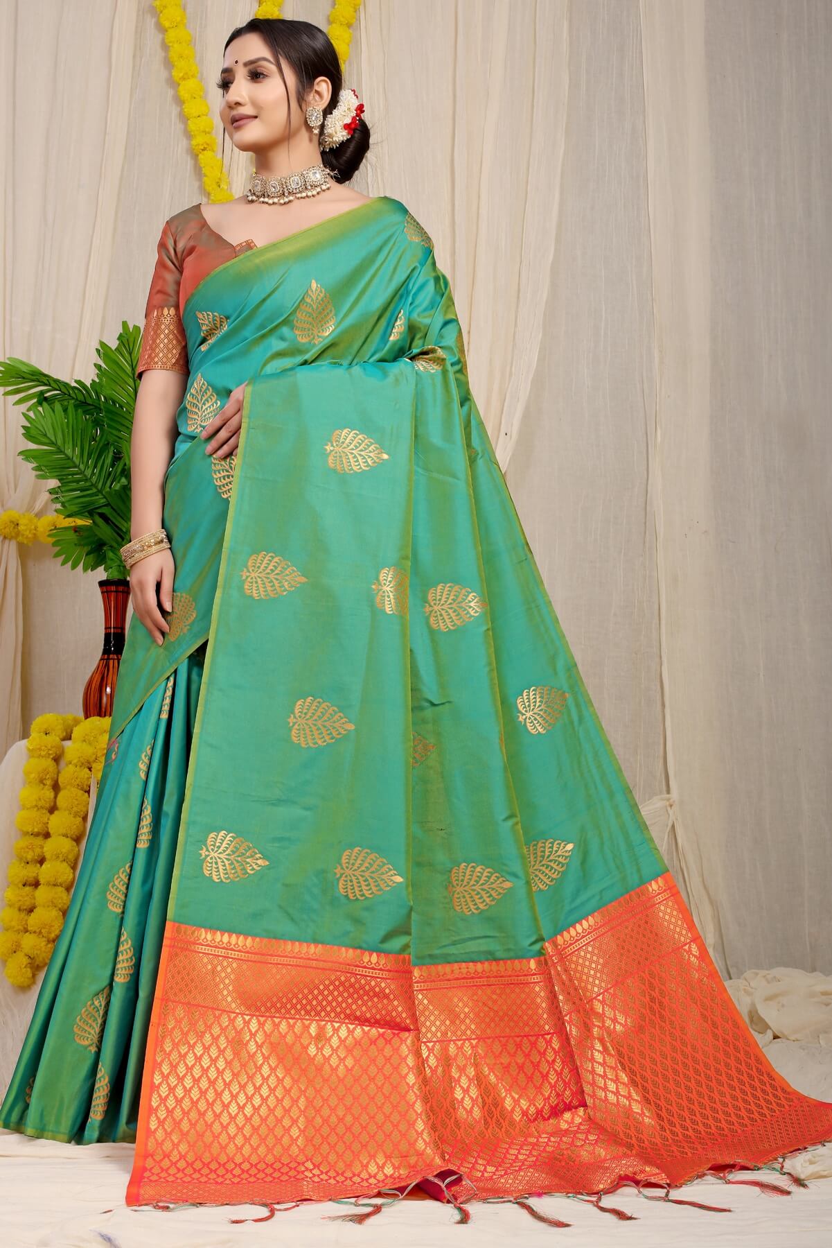 Super extravagant Sea Green Soft Banarasi Silk Saree With Lissome Blouse Piece