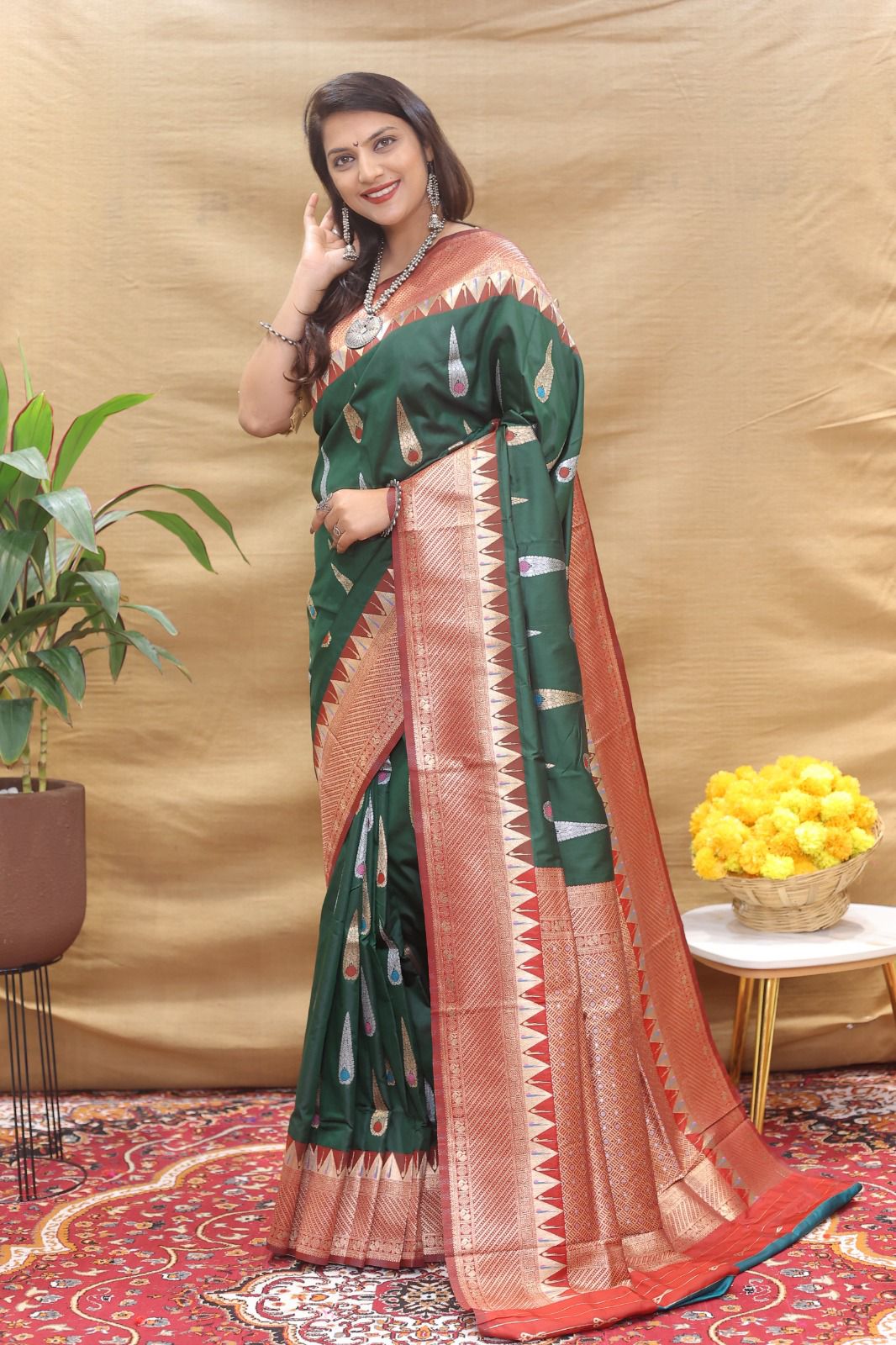 Pretty Dark Green Soft Banarasi Silk Saree With Flaunt Blouse Piece