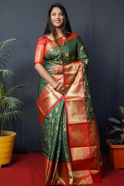 Load image into Gallery viewer, Confounding Green Kanjivaram Silk With Conflate Blouse Piece
