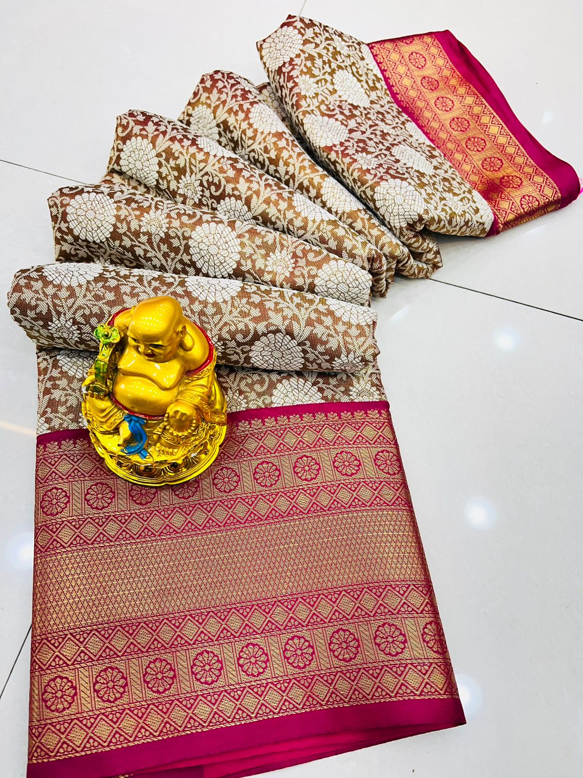 Flameboyant Brown Kanjivaram Silk With Desirable Blouse Piece