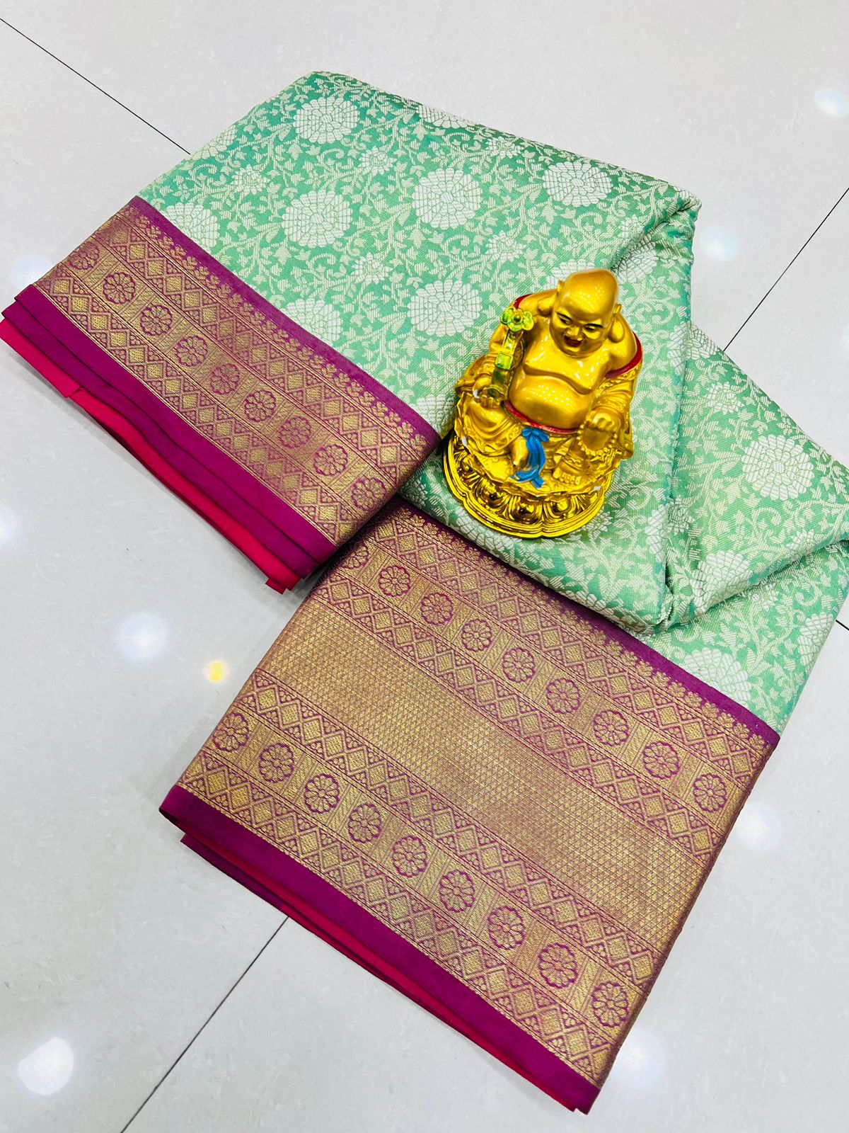 A glam Sea Green Kanjivaram Silk With Classic Blouse Piece