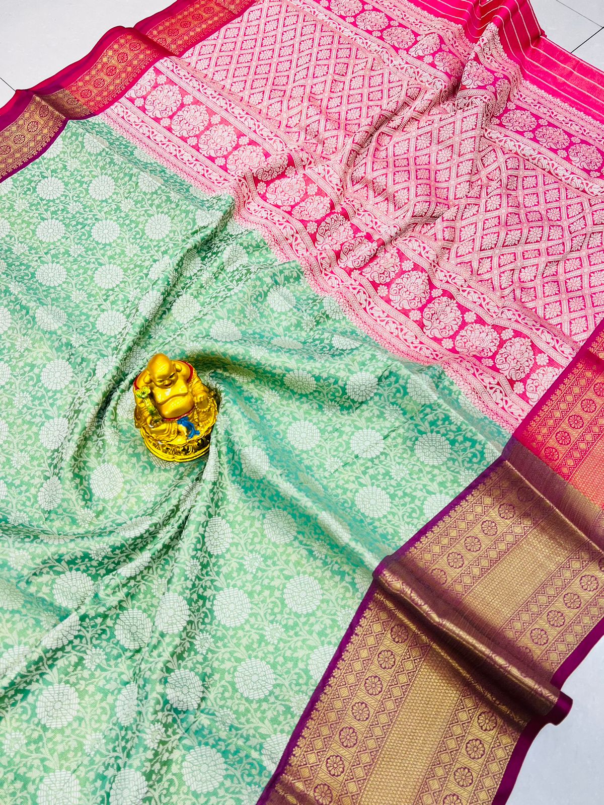 A glam Sea Green Kanjivaram Silk With Classic Blouse Piece
