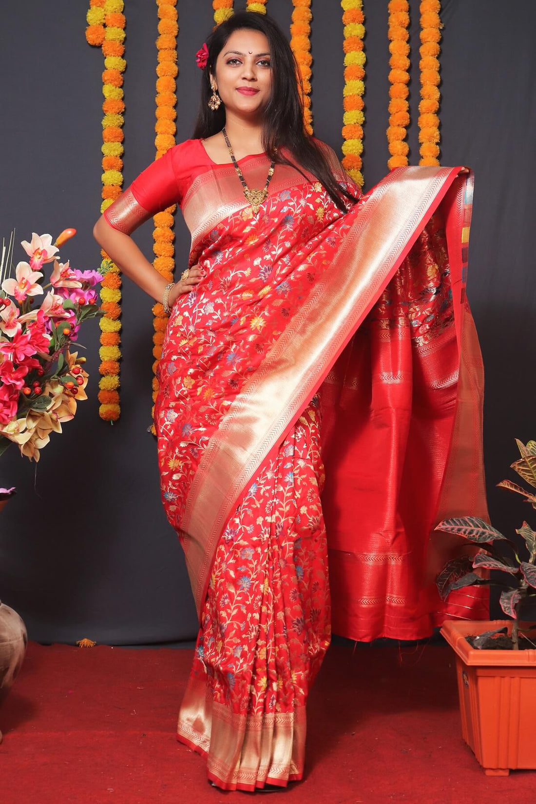 Invaluable Red Kanjivaram Silk With Engaging Blouse Piece