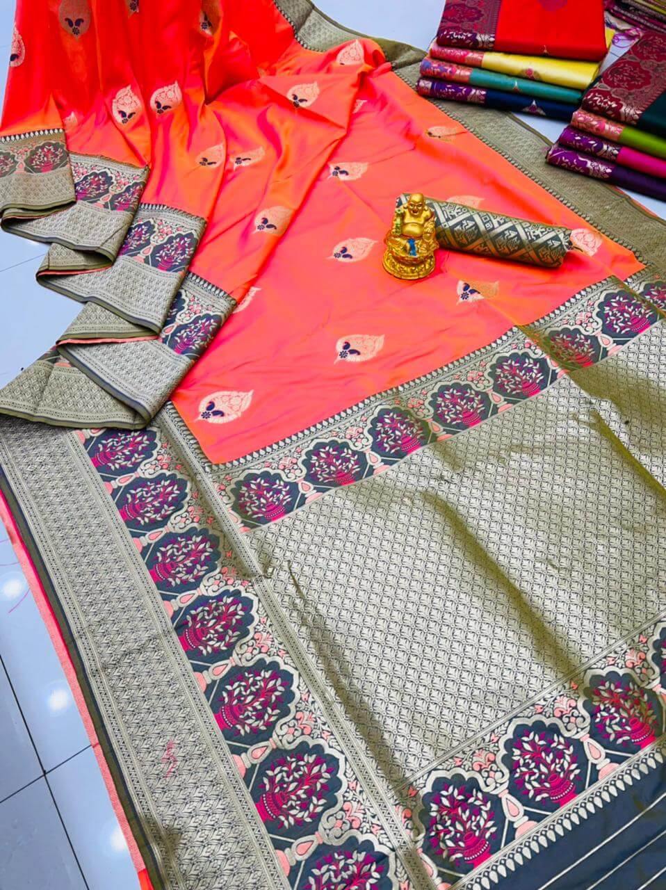 Lissome Peach Kanjivaram Silk With Sizzling Blouse Piece