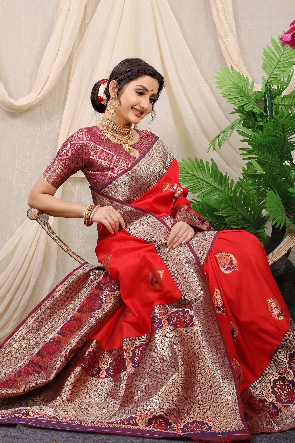 Moiety Red Kanjivaram Silk With Sizzling Blouse Piece