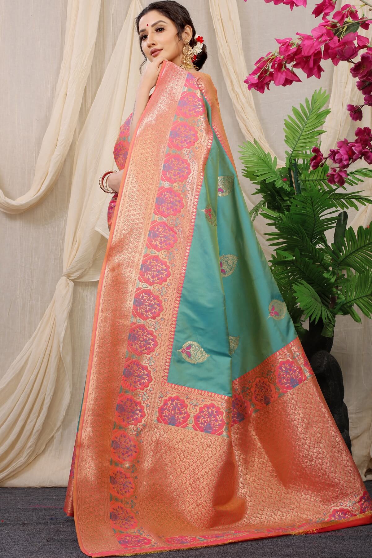 Nemesis Turquoise Kanjivaram Silk With Sizzling Blouse Piece