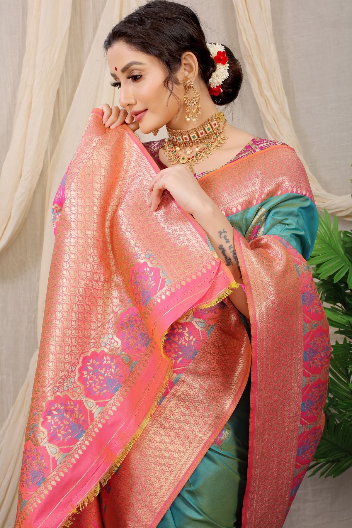 Nemesis Turquoise Kanjivaram Silk With Sizzling Blouse Piece