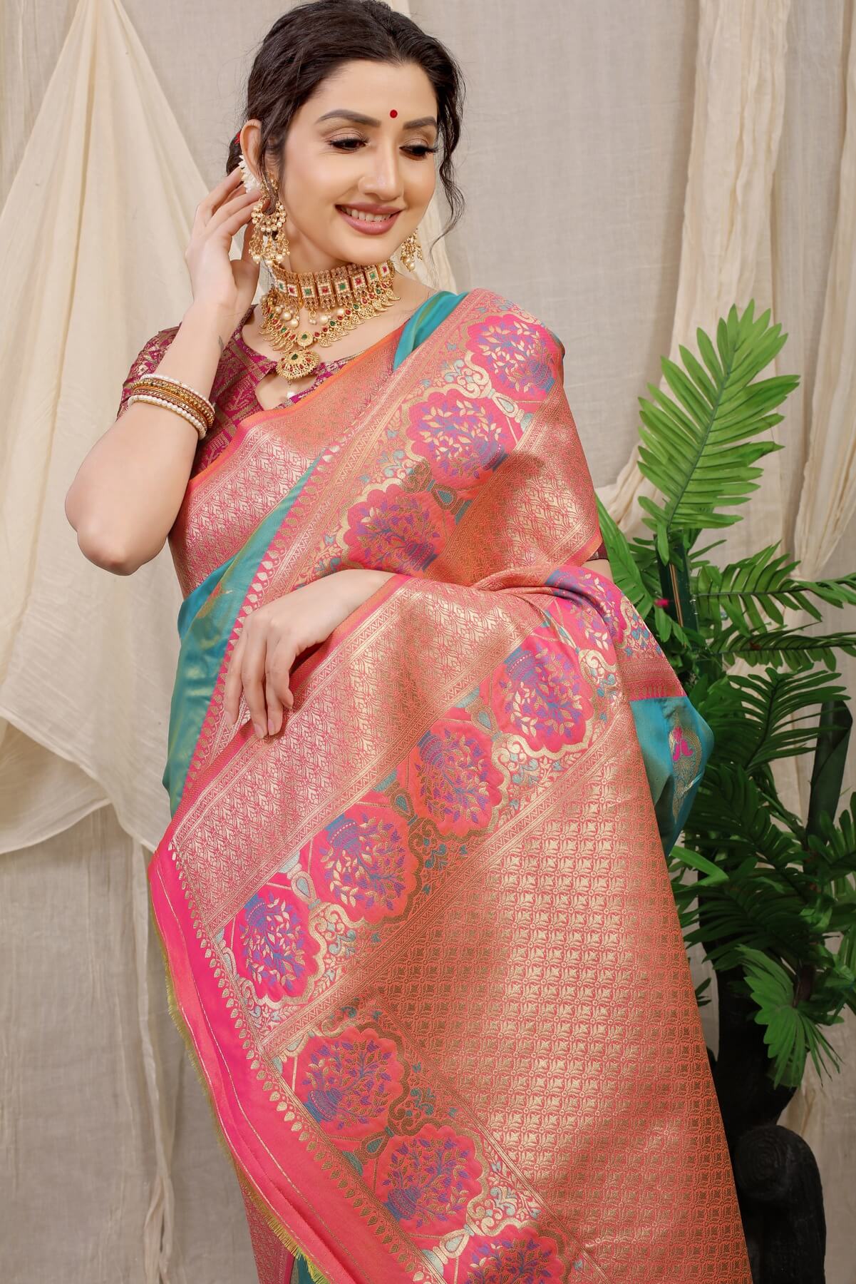 Nemesis Turquoise Kanjivaram Silk With Sizzling Blouse Piece